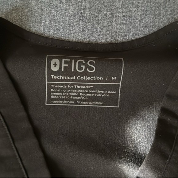 Figs Casma Black Scrub Tops - Picture 8 of 9